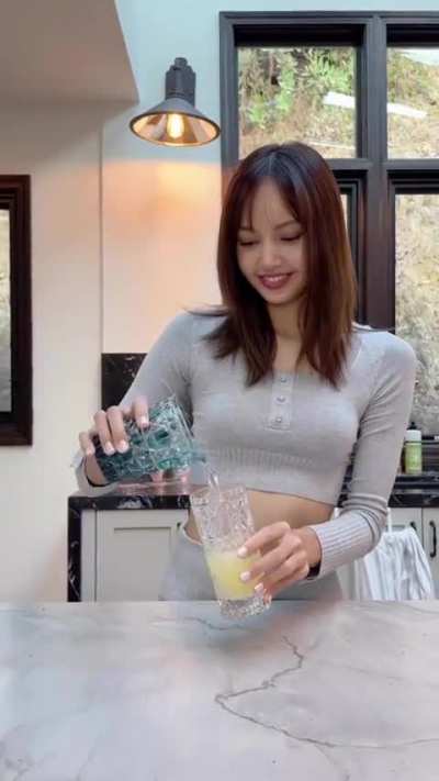 Lisa Making Lemonade