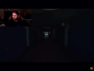 Jev plays a horror game