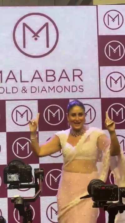 Kareena Kapoor pits arms midriff