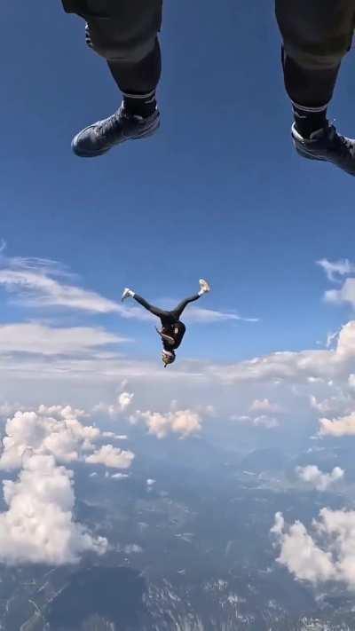 Impressive Sky Walking Moves