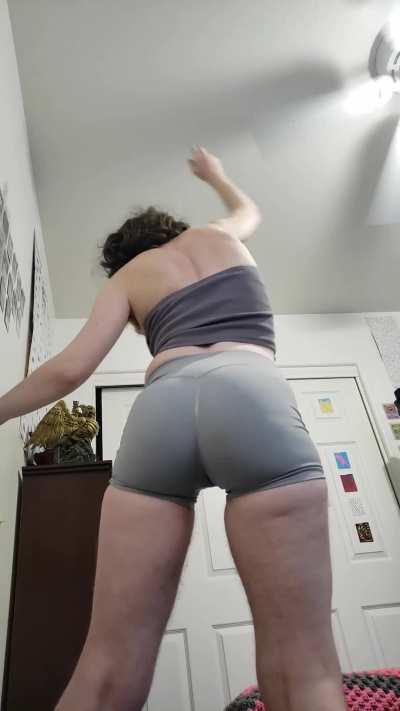 Got a new stretching vid out today! I stretch in these tight yoga clothes, showing off my ass (and wet spot) perfectly 