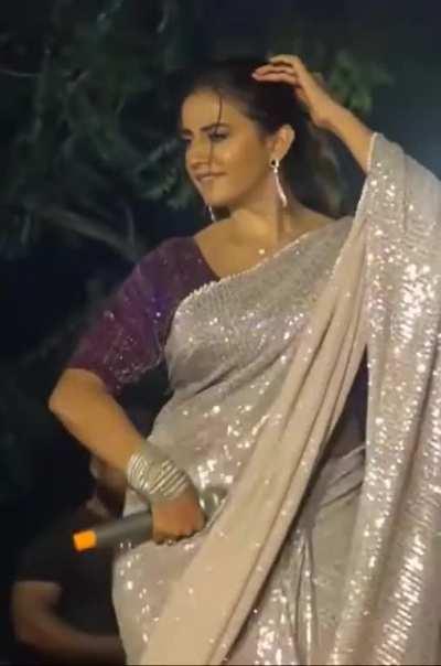 Akshara Singh in saree.