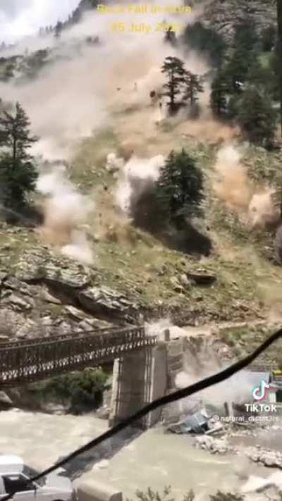 Crazy rockslide takes out bridge