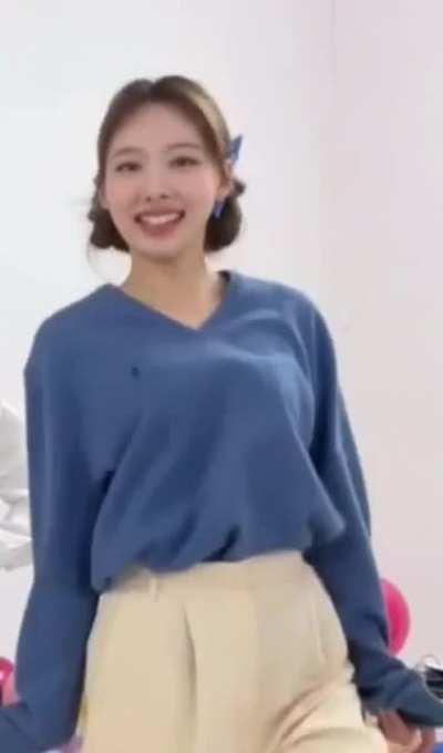 Nayeon jiggle