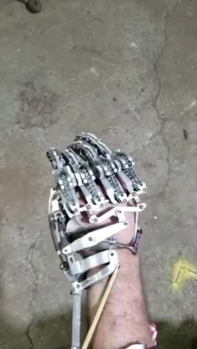 Prosthetic hand