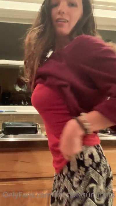 Shae Summers Dancing [18+]