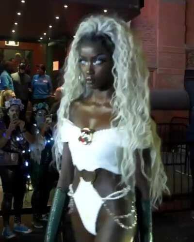 Storm cosplay, Anok Yai