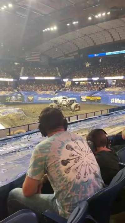 monster truck does donut on 2 wheels!!