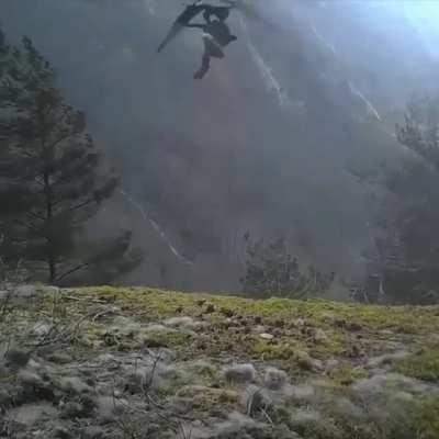 🔥 Golden eagle flies away with a fox