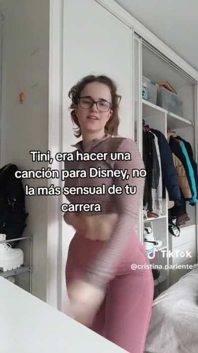 Soy el unico que le gusta esta mujer hermosa?