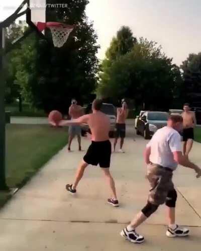 Dad ends son's basketball career in 17 seconds