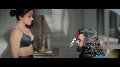 Rashmika Mandanna , Triptii Dimri All HOT Kissing , Stripping , Semi Nude Scenes In Animal Movie