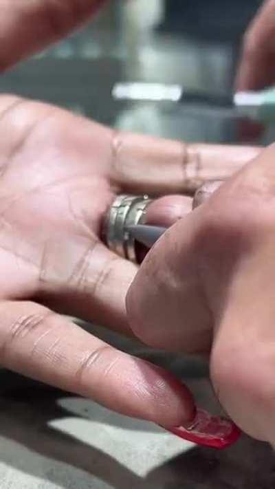 Watch this video showcased on TikTok platform as this woman removes rings stuck on her fingers for 15 years. The hospital refused to help her as it did not consider it an emergency. The lesson of this story is to take off your rings every night before you