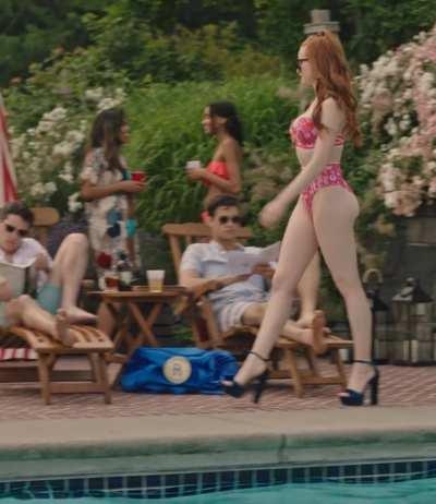 Madelaine Petsch in Riverdale S03E01