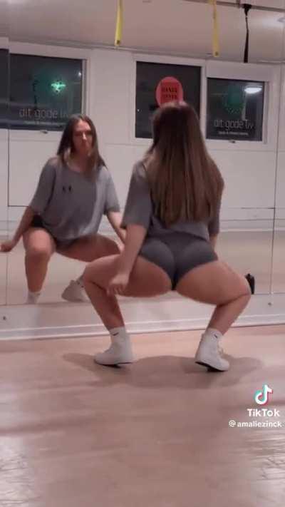 Gyat🤤🍑