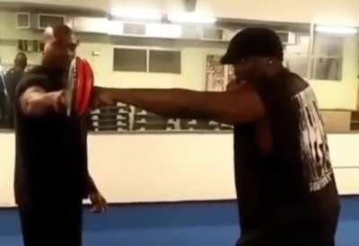 Bruce Lee way of punching demonstrated by Grand Master Aaron Allen, the former bodyguard of Tupac Shakur