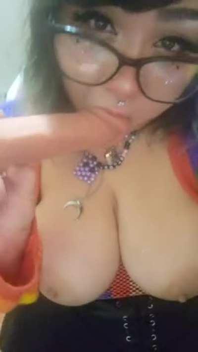 Chubby nerdy slut available. [vid][pic][aud][gfe][fet][dom][sub] Join my [fan]club if you like hot fat girls who suck cock.