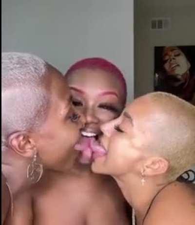 Threesome licking