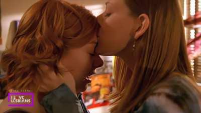 Retro Scenes: Alyson Hannigan &amp; Amber Benson - &quot;Buffy: The Vampire Slayer&quot; (s05e16) - *AI ENHANCED*