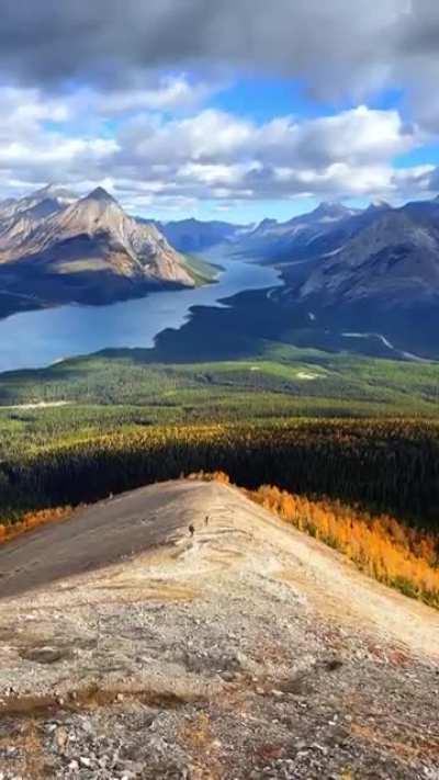 🔥 Just the Canadian Rockies as seen from 8,000ft above Kananaski Country...