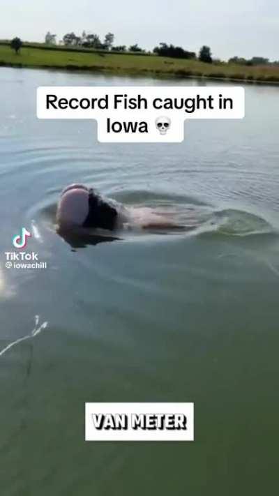 Record fish caught in Iowa!