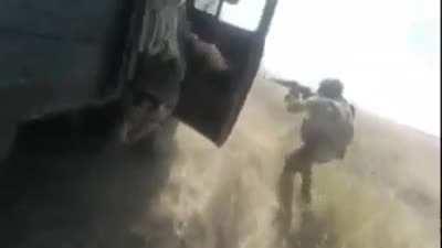 Ukrainian soldiers, ambushed by the Russians, immediately responded to the attack. location unknown.