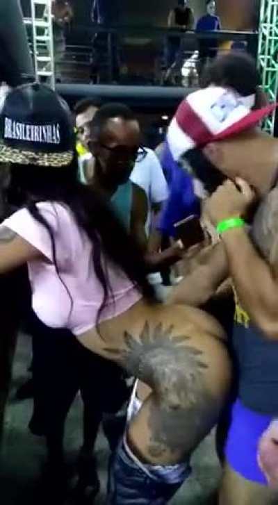 Brazilian Public Porn - ðŸ”¥ Public Sex At The 2019 Brazilian Carnival : BestPornInG...