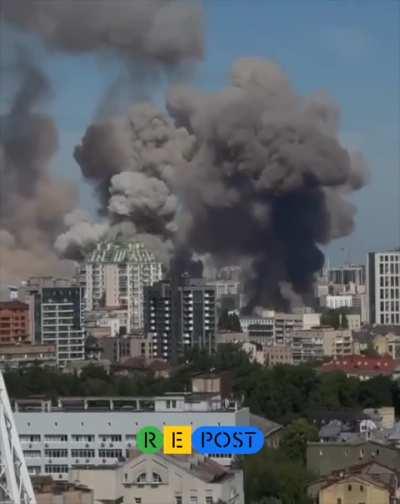 The moment of the Russian missile strike on Kyiv