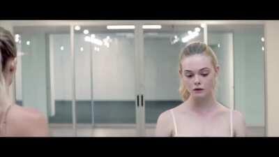 Abbey Lee Kershaw & Elle Fanning in The Neon Demon