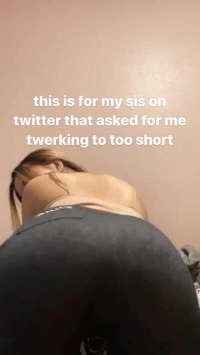 She even twerks on the dick the same same back and hair. She’s a thot and her boyfriend was dumb enough to leak the tape like we weren’t gonna know. He deleted the videos after we found out and she even got the videos on pornhub deleted.