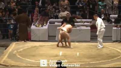 this skinny kid was able to win this sumo match against a much bigger kid