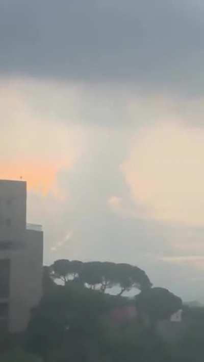 A view of the Beiruit explosion from a couple of years ago showing how the shockwave interacts with the cloud cover as it expands outwards