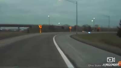 This is one of the funniest things I've seen in a police chase.