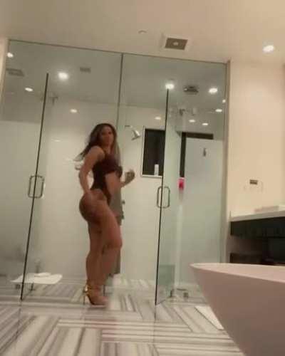 Still the best vid of that ass