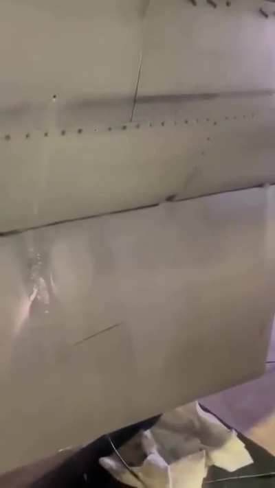 Unspecified video of a plane hit by Shrapnel. Pls help me to find source.