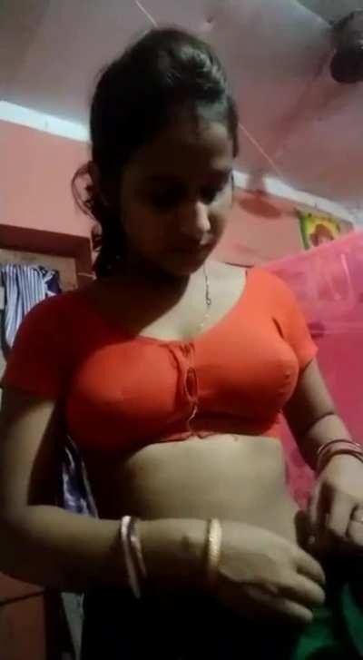 HORNY DESI BHABHI SHOWING HER BEAUTIFUL TITS AND PUSSY [MUST WATCH LINK IN COMMENTS] 💦💦