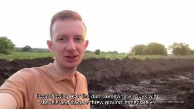 Farmers have built their own dam to save crops from flooding (Eng.subs)