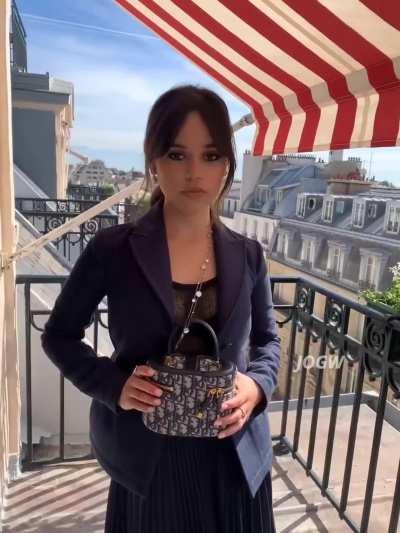 New video of Jenna Ortega looking sexy in Paris 😍