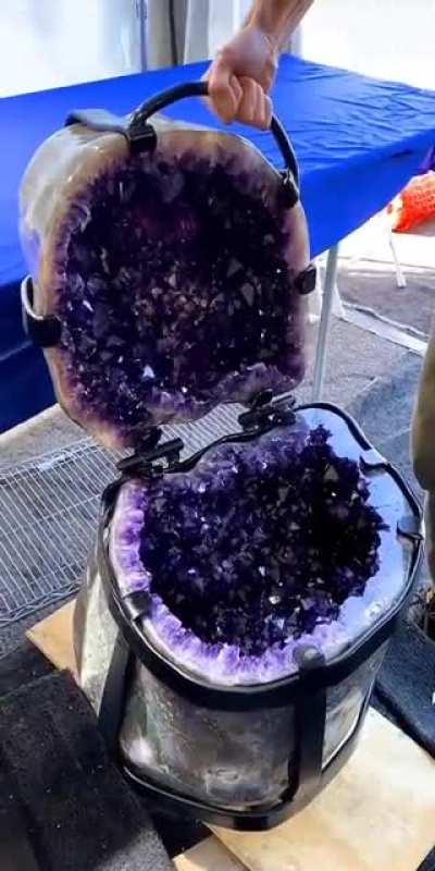 This Amethyst case.