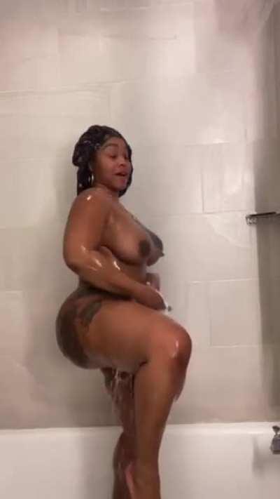 Goddess Taking A Shower 🚿 🐱🍑🤤😍❤️