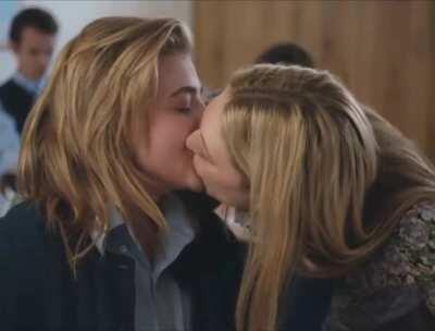 Chloë Grace Moretz & Marin Ireland - Teacher & Student plot in 'The Miseducation of Cameron Post'