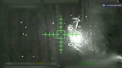 A Ukrainian National Guard drone with thermal optics stops and destroys Russian tank