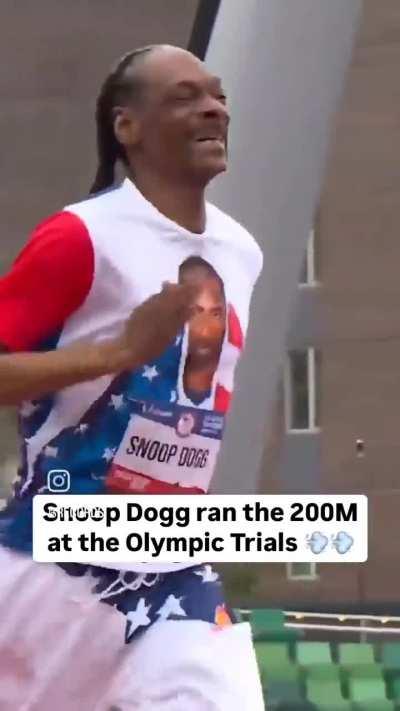 Snoop Dogg, 52, running the 200m at the Olympics trials!