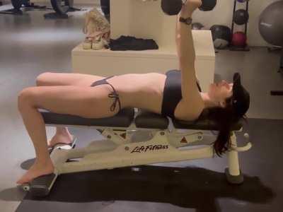 Alexandra Daddario checks off all boxes Public gym, half naked, filming, no towel