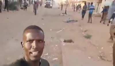 In the middle of the fighting and the sounds of bullets  The Sudanese Armed Forces (Wadi Sidna Air Base
Forces) were able to break the siege of the Engineers
Camp and the Medical Weapons Camp with the help of
the soldiers who were trapped in them, which h