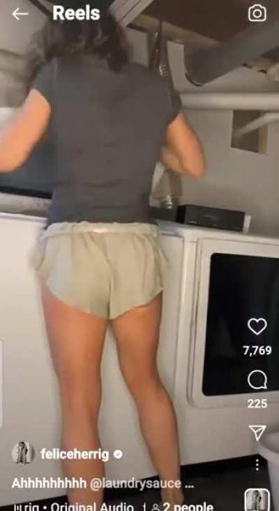 Felice Herrig who else would love to eat that ass?🔥🔥🔥🥲😛