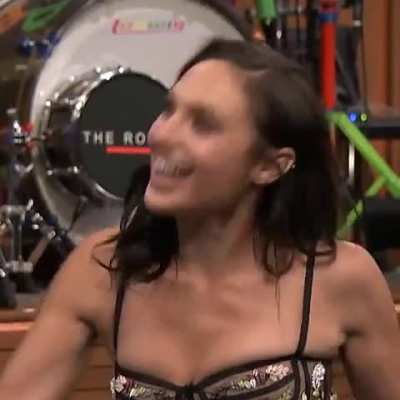 Gal having fun on Jimmy Fallon (2017)