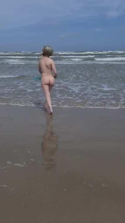 Quick strip at the beach [GIF]