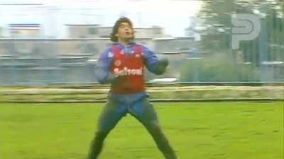 Diego Maradona's show in the mud 1984 (Rare Video)