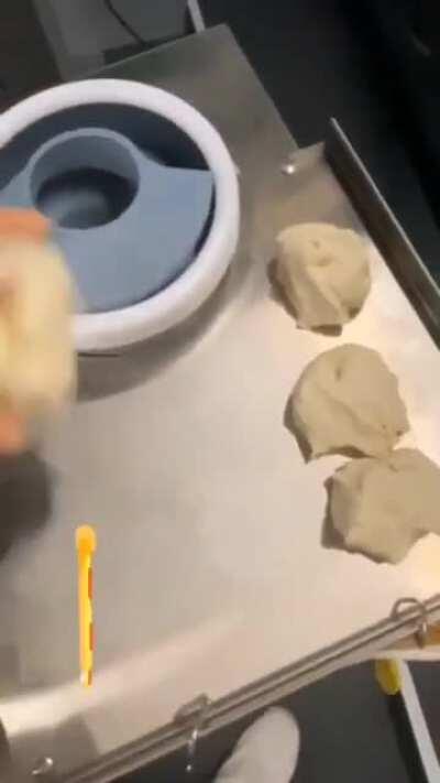 Dough rounder rounding dough balls